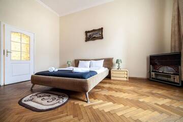 Фото номера Апартаменты с балконом Апартаменты ROMANTIC Apartments - оn Valova street г. Львов 16
