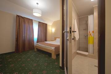 Фото номера Номер с кроватью размера «king-size» Отель Advenus Hotel г. Львов 5