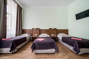 Фото номера Трехместный номер с собственной ванной комнатой вне номера Отель Kryva Lypa г. Львов 3