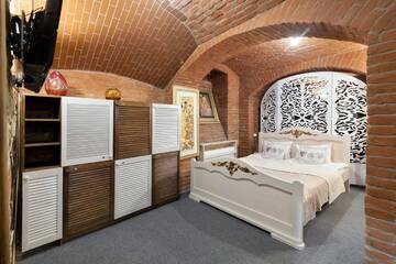 Фото номера Cемейный номер с собственной ванной комнатой Отель Family Hotel г. Львов 17