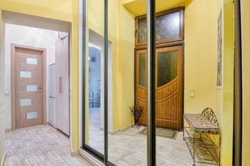 Фото номера Улучшенные апартаменты Апартаменты Modern and Classic apart. Central location г. Львов 14