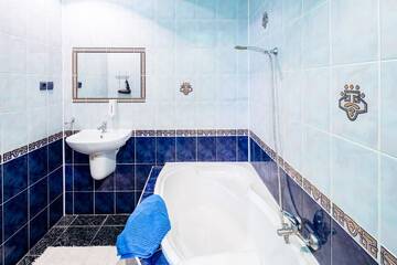 Фото номера Двухуровневые апартаменты Апартаменты 2kh Urovnievyie Apartamenty г. Львов 18