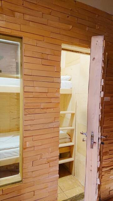 Фото номера Двухместный номер-капсула Хостелы AntiHostel Forrest г. Львов 2