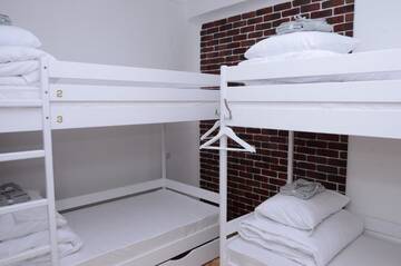 Фото номера Кровать в общем 6-местном номере Хостелы Free People Hostel г. Львов 17