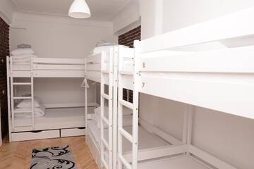Фото номера Кровать в общем 6-местном номере Хостелы Free People Hostel г. Львов 6