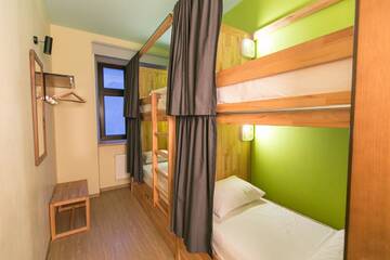 Фото номера Кровать в общем 4-местном номере для мужчин и женщин Отель DREAM Inn Lviv г. Львов 6