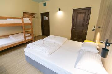 Фото номера Семейный номер с ванной комнатой Отель DREAM Inn Lviv г. Львов 4
