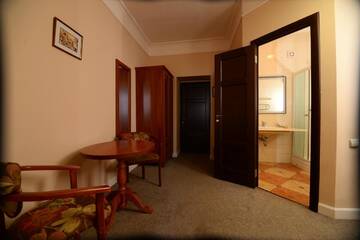 Фото номера Улучшенный одноместный номер Отель Hotel Irena г. Львов 7