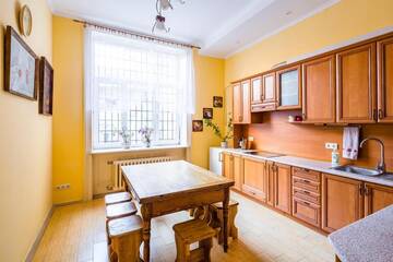Фото номера Апартаменты с 3 спальнями Апартаменты Apartment on Valova 9 г. Львов 64