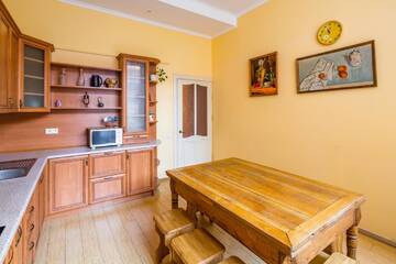 Фото номера Апартаменты с 3 спальнями Апартаменты Apartment on Valova 9 г. Львов 38