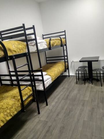 Фото номера Кровать в общем 8-местном номере Хостелы Art Galery Hostel г. Львов 5