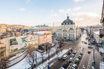 Фото номера Апартаменты с балконом Апартаменты Opera View Apartment !!! Chornovola Avenue 1 г. Львов 21