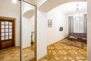 Фото номера Апартаменты с 2 спальнями Апартаменты Three-room apartment г. Львов 12