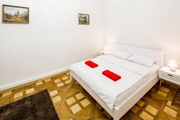 Фото номера Апартаменты с 2 спальнями Апартаменты Three-room apartment г. Львов 23