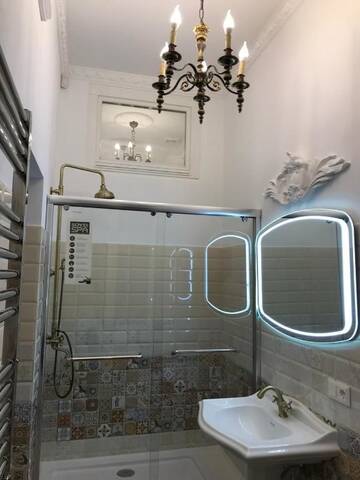 Фото номера Апартаменты Делюкс Апартаменты Leo Vintage 4-bedroom Apartment г. Львов 51