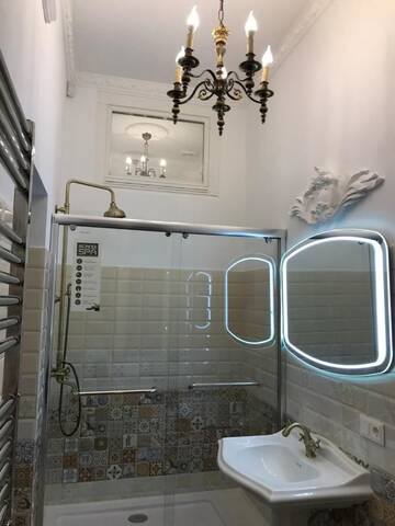 Фото номера Апартаменты Делюкс Апартаменты Leo Vintage 4-bedroom Apartment г. Львов 32