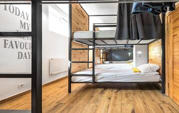 Фото номера Кровать в общем 8-местном номере Хостелы Eco Hostel DROVA г. Львов 3