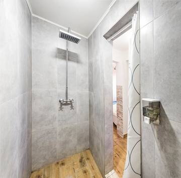 Фото номера Двухместный номер Делюкс с 1 кроватью и душем Хостелы Eco Hostel DROVA г. Львов 9