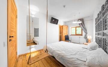 Фото номера Улучшенный двухместный номер с 1 кроватью Хостелы Eco Hostel DROVA г. Львов 4