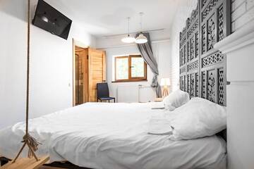 Фото номера Улучшенный двухместный номер с 1 кроватью Хостелы Eco Hostel DROVA г. Львов 5