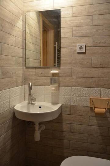 Фото номера Улучшенный двухместный номер с 1 кроватью Хостелы Eco Hostel DROVA г. Львов 14