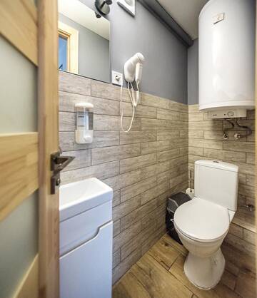 Фото номера Двухместный номер Делюкс с 1 кроватью и душем Хостелы Eco Hostel DROVA г. Львов 6