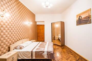 Фото номера Апартаменты Апартаменты Three bedrooms on Square Rynok near Vernissage г. Львов 45