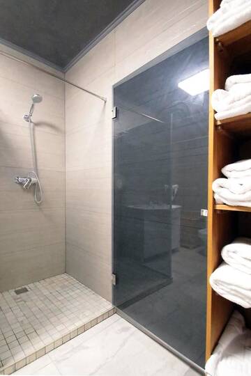 Фото номера Люкс с террасой Апартаменты Large terrace apartments in Old City г. Львов 21