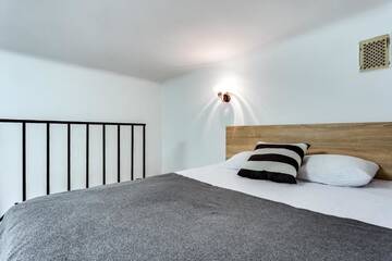 Фото номера Апартаменты-студио Апартаменты Valova 13/10, small studio г. Львов 15