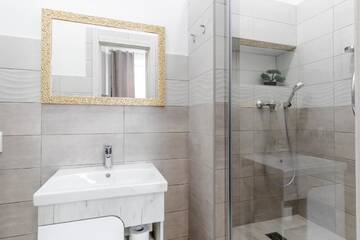 Фото номера Апартаменты с 1 спальней Апартаменты Midwheel Apartment 9 г. Львов 11