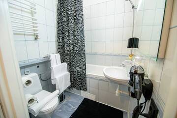 Фото номера Апартаменты с 1 спальней Апартаменты Red and Yellow Apartment Modern г. Львов 9