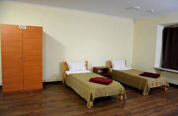 Фото номера Общий номер для женщин с 6 кроватями Отель Pink Hostel Woman Only Хостел Pink тільки для жінок г. Львов 4
