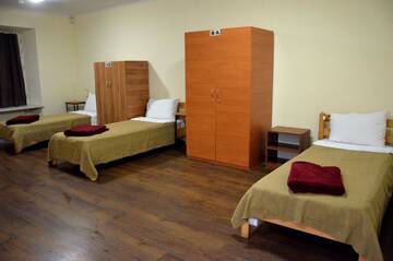 Фото номера Общий номер для женщин с 6 кроватями Отель Pink Hostel Woman Only Хостел Pink тільки для жінок г. Львов 3