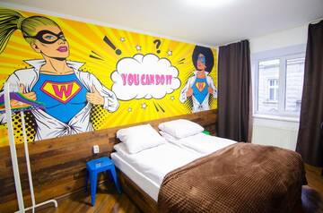 Фото номера Двухместный номер с 1 кроватью Хостелы Pop Art Hostel Rynok Sq г. Львов 14