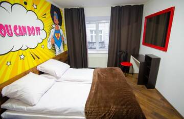 Фото номера Двухместный номер с 1 кроватью Хостелы Pop Art Hostel Rynok Sq г. Львов 11