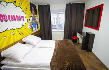 Фото номера Двухместный номер с 1 кроватью Хостелы Pop Art Hostel Rynok Sq г. Львов 5