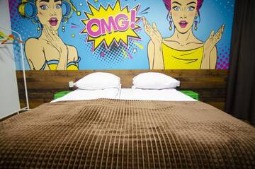 Фото номера Двухместный номер с 1 кроватью Хостелы Pop Art Hostel Rynok Sq г. Львов 6