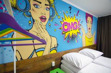 Фото номера Двухместный номер с 1 кроватью Хостелы Pop Art Hostel Rynok Sq г. Львов 10