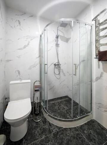 Фото номера Четырехместный номер с балконом Апартаменты New Point in the Centre г. Львов 26