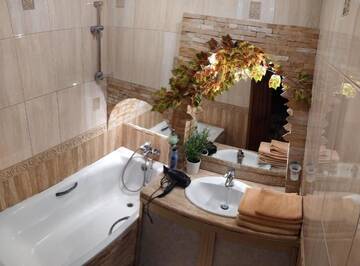 Фото номера Апартаменты с 3 спальнями Апартаменты Old Lemberg (3 Rooms Lux Apartment ) г. Львов 44