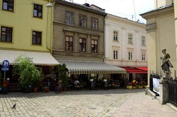 Фото номера Апартаменты с 3 спальнями Апартаменты Old Lemberg (3 Rooms Lux Apartment ) г. Львов 30