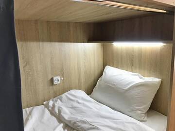 Фото номера Кровать в общем 6-местном номере для мужчин и женщин Хостелы COMPASS Station Hostel г. Львов 5