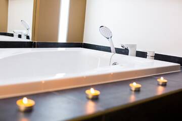 Фото номера Апартаменты с 3 спальнями Апартаменты V Apartments г. Львов 16