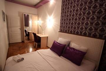 Фото номера Апартаменты с 2 спальнями Апартаменты ROMANTIC Apartments - Two bedrooms in the center г. Львов 22