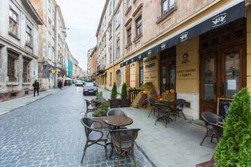 Фото номера Апартаменты с 1 спальней Апартаменты ROMANTIC Apartments- view of the Town Hall г. Львов 17