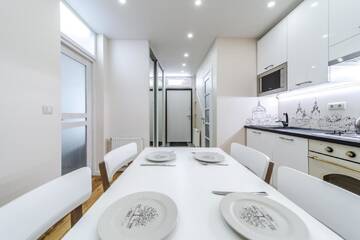 Фото номера Апартаменты Апартаменты InLvivApartment on Knyazya Romana г. Львов 8