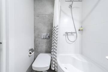 Фото номера Апартаменты Апартаменты InLvivApartment on Knyazya Romana г. Львов 22