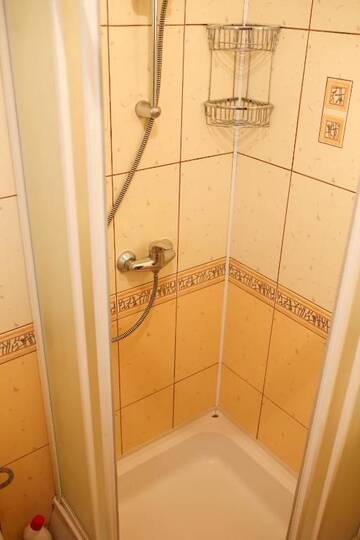 Фото номера Апартаменты с душем Апартаменты Apartment near St. Elizabeth Church г. Львов 30