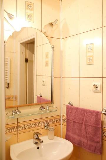 Фото номера Апартаменты с душем Апартаменты Apartment near St. Elizabeth Church г. Львов 10