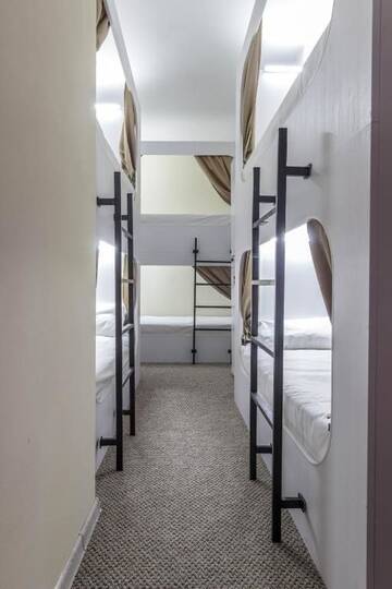 Фото номера Кровать в общем 8-местном номере Хостелы hi Hostel г. Львов 16